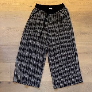 Max Studio Black and White Patterned Wide-Leg Pants